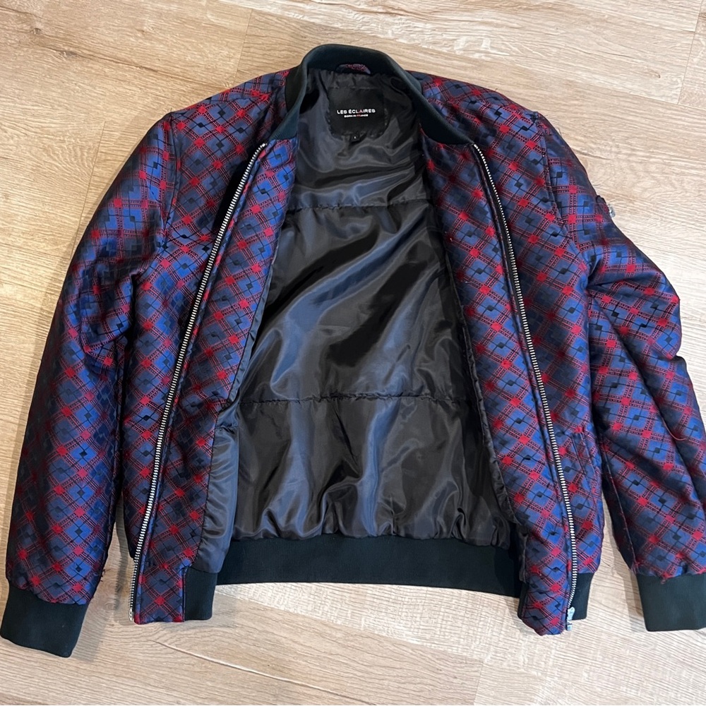 Les Eclaire's Blue and Red Bomber QuiltedJacket with Geometric Pattern - Picture 5 of 6